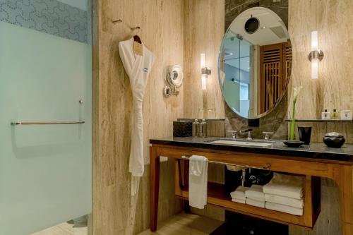 Hyatt Centric Playa Del Carmen - Downtown House & Beach House