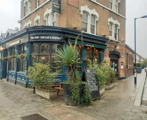 South London 1-Bed Apt Sleeps 3 8 mins to Tube, Londýn (fotografie 6)