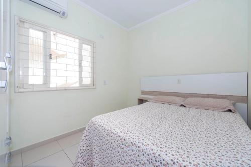 Linda casa de 3 dormitorios para ate 8 pessoas proxima ao mar em Bombinhas - SC