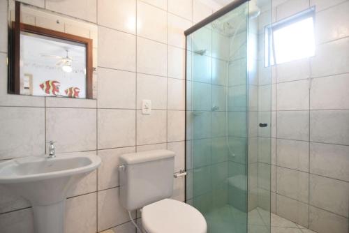 Apartamento 2 dormitorios na Avenida principal na Praia de Bombas!