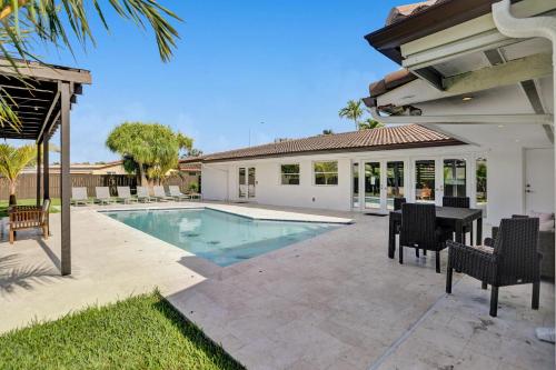 Swimming pool, Miami Pool House in Kendall