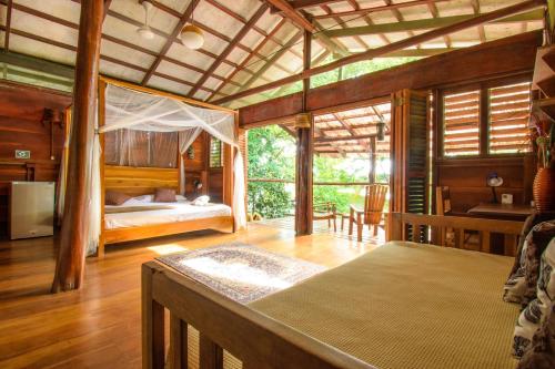 Funky Monkey Lodge in Santa Teresa