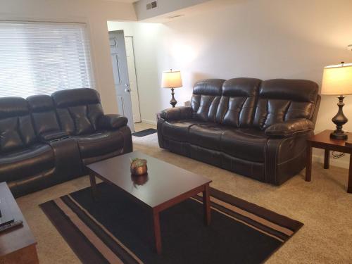 Private Guest Suite Private Bath Comfortable Luxury Corporate Apartment With Pool