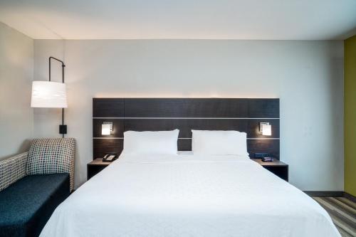 Holiday Inn Express Hotel Winona North an IHG Hotel - image 14