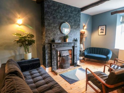 Fair Holme - image 4