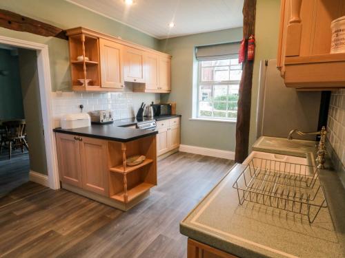 Fair Holme - image 6