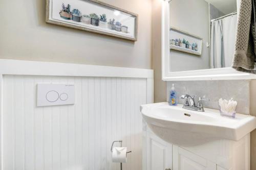 Charming Ranch 10 mins from ATL Airport & Midtown