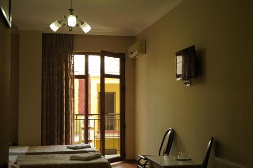 Batumi Home – Batumi, IL