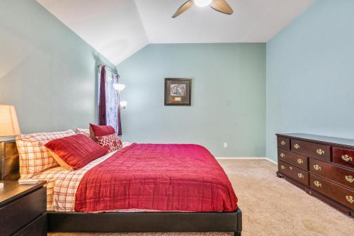 Centrally located 3-Bedroom and 2-Bath The Colony Home with Great North Dallas Access home