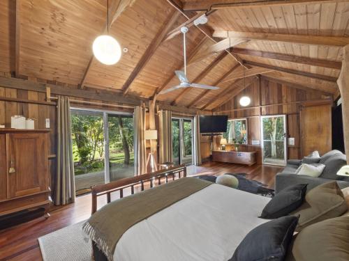 Mavis's Cabins @ Mt Warning