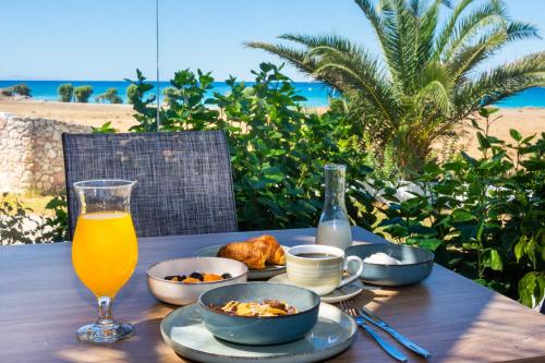 Nirvana Beach Hotel - image 5