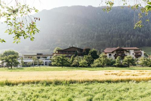 Gartenhotel Linde 4 Sterne Superior - Hotel - Ried im Oberinntal