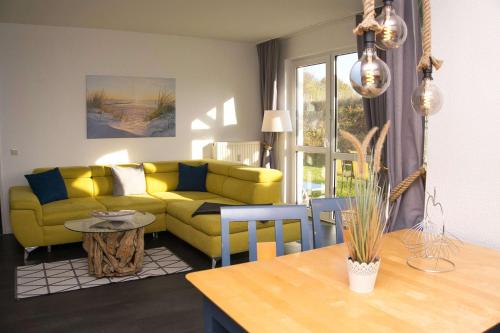 strandnah, Wintergarten, gratis Nutzung vom AHOI Erlebnisbad und Sauna in Sellin - Strandhaus Mönchgut FeWo08, Lobbe (fotografie 9)