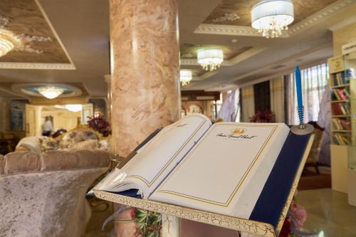 Amici Grand Hotel - image 14