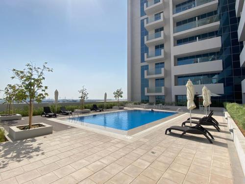 Adorable Studio at Aura Residences Jebel Ali by Deluxe Holiday Homes