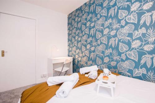 Sublime Stays Calverly Court Coventry - image 7