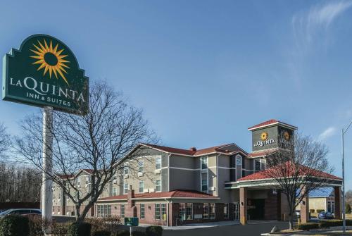 La Quinta by Wyndham Kansas City Airport in Kansas City, USA