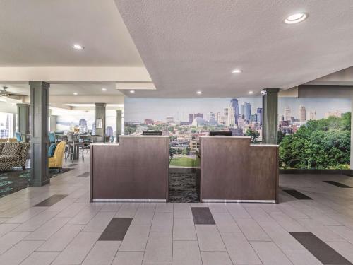 La Quinta by Wyndham Kansas City Airport in Kansas City, USA