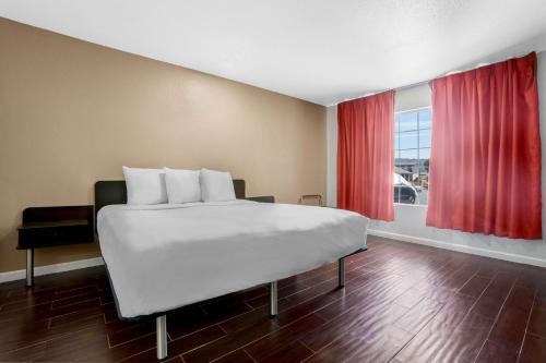 Motel 6-Ukiah CA - North - image 37