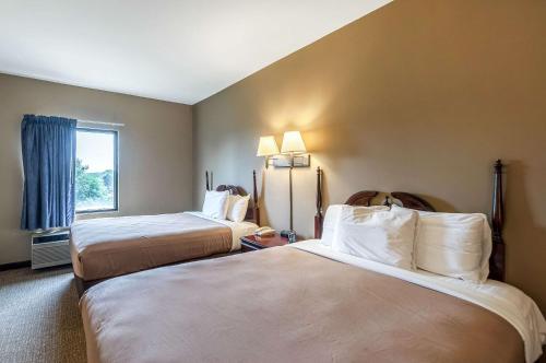 Econo Lodge Inn & Suites in Middletown, USA