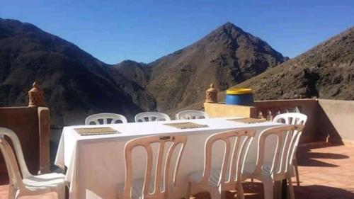 Restaurant, Gîte Dar Tanzoughte in Tacheddirt