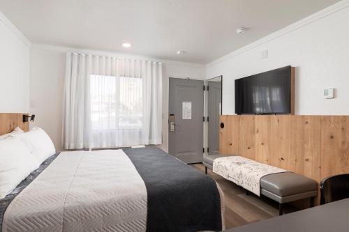 King Room - Non-Smoking