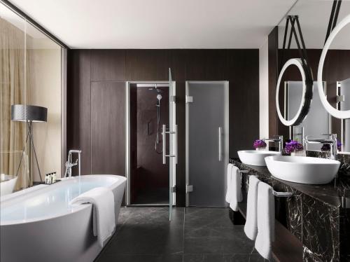 room detail thumbnail 2