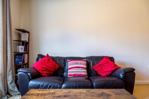 Picture of Pass The Keys Spacious & Cosy Central 1 Bed Apartment Parking