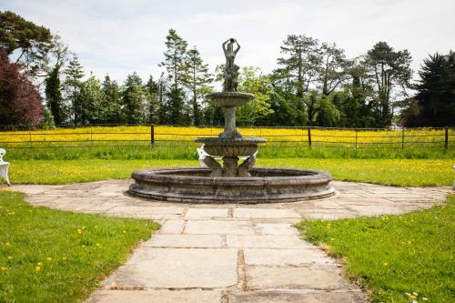Brookhall Cottages - image 9