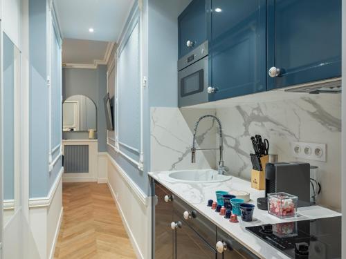 The Pompadour Suite - image 14