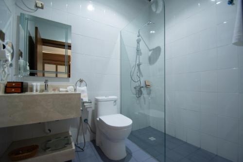 Bathroom, Golden Bujari Hotel-Diyafa جولدن بوجاري الضيافه in Khamis Mushayt