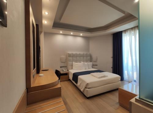 Konstantinos Palace - image 2