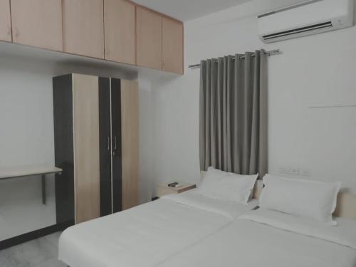 SABARI SERVICE APARTMENTS