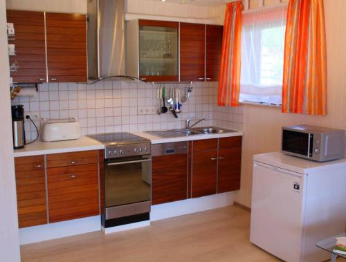 廚房, Ferienwohnung Kling in 比紹夫斯海姆a.d.力弘