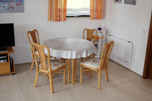 設施, Ferienwohnung Kling in 比紹夫斯海姆a.d.力弘