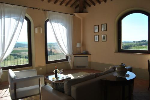 Villa La Valiana - Full Estate in Montepulciano - HEATED POOL