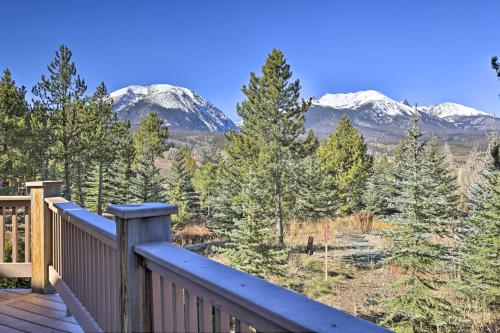 Silverthorne Cabin with Deck, Grill and Balcony!