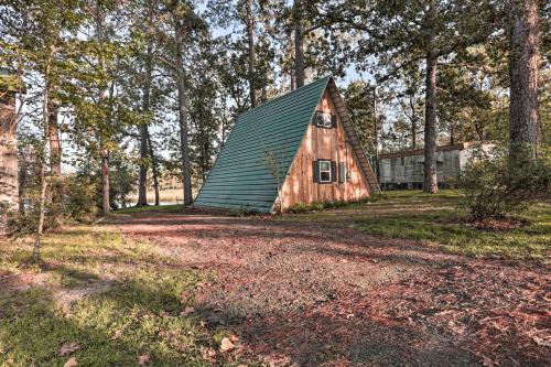 Cozy Toledo Bend A-Frame with Waterfront Views!