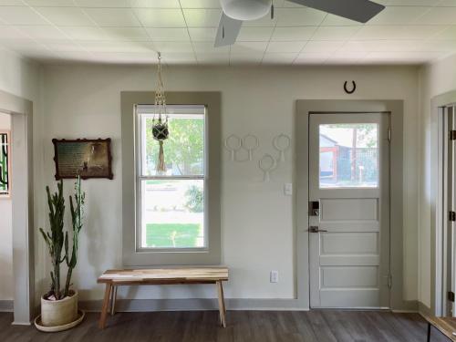 Oh Hi House - image 6