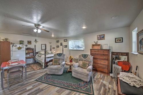 . Pet-Friendly Libby Cottage with Mountain Views!
