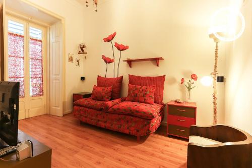 Red Almirante by Homing