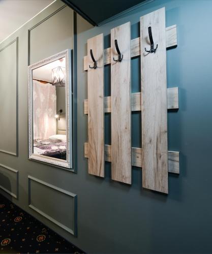 НУАР near Auróra cirkáló