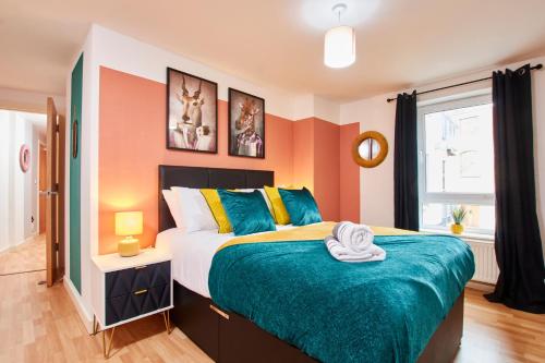 The Sleek Nottingham Gem with Balcony - Sleeps 6, Nottingham