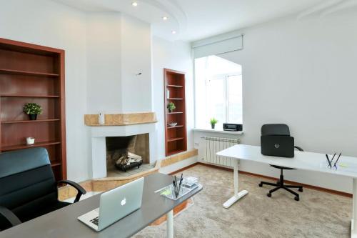 Business Penthouse in the center - image 8