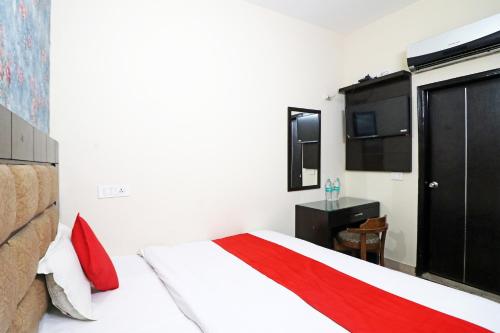 Westend Holiday Home BY JMJ HOSPITALITY - Couple Friendly Stays
