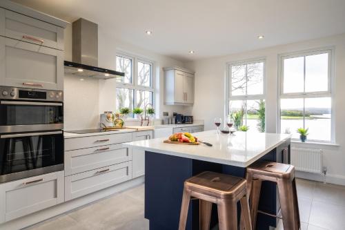 3 bedrooms, 4 beds