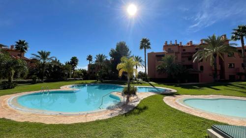 Swimmingpool, Luxyry apartament Benidorm in Golf Bahia