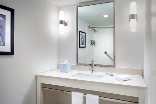 Four Points by Sheraton Houston Greenway Plaza – Houston, TX