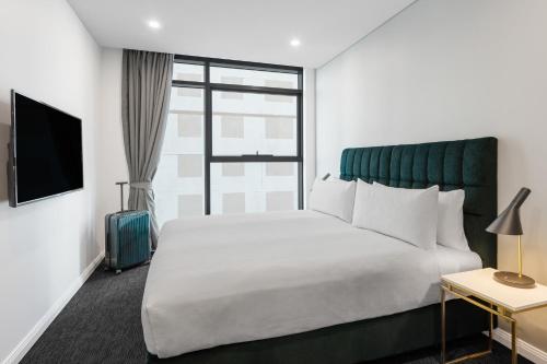 Meriton Suites Sussex Street Sydney - image 2