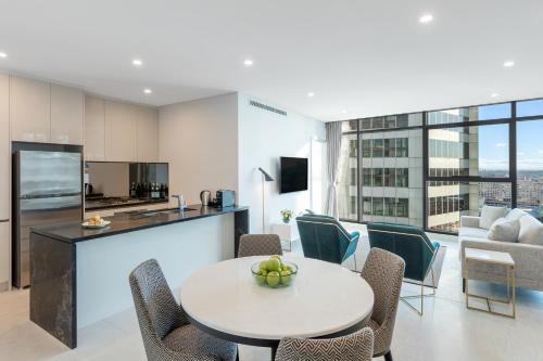Meriton Suites Sussex Street Sydney - image 8